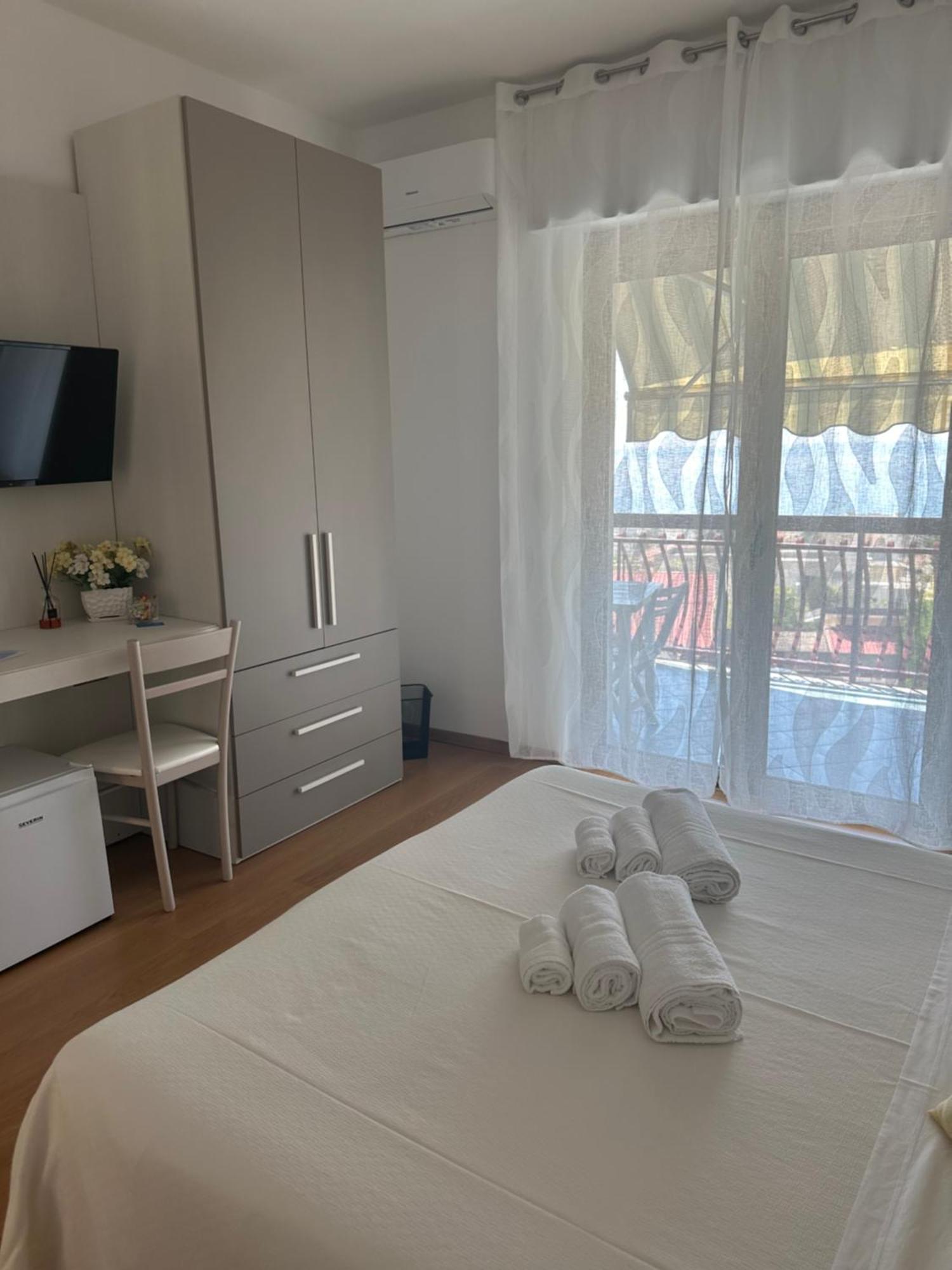 Bnb Nuova Vita Paola Eksteriør billede